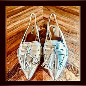 Tahari Pacer Silver Tassel Leather Slingback Flats size 6 super comfy!